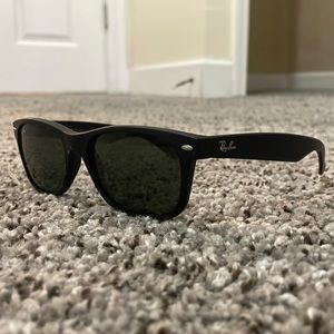 Black Ray Ban Sunglasses (Unisex)